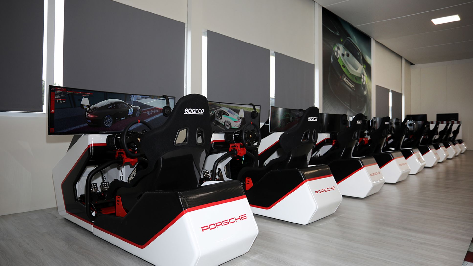 Porsche Esports Carrera Cup Italia_simulatori_ hospitality1