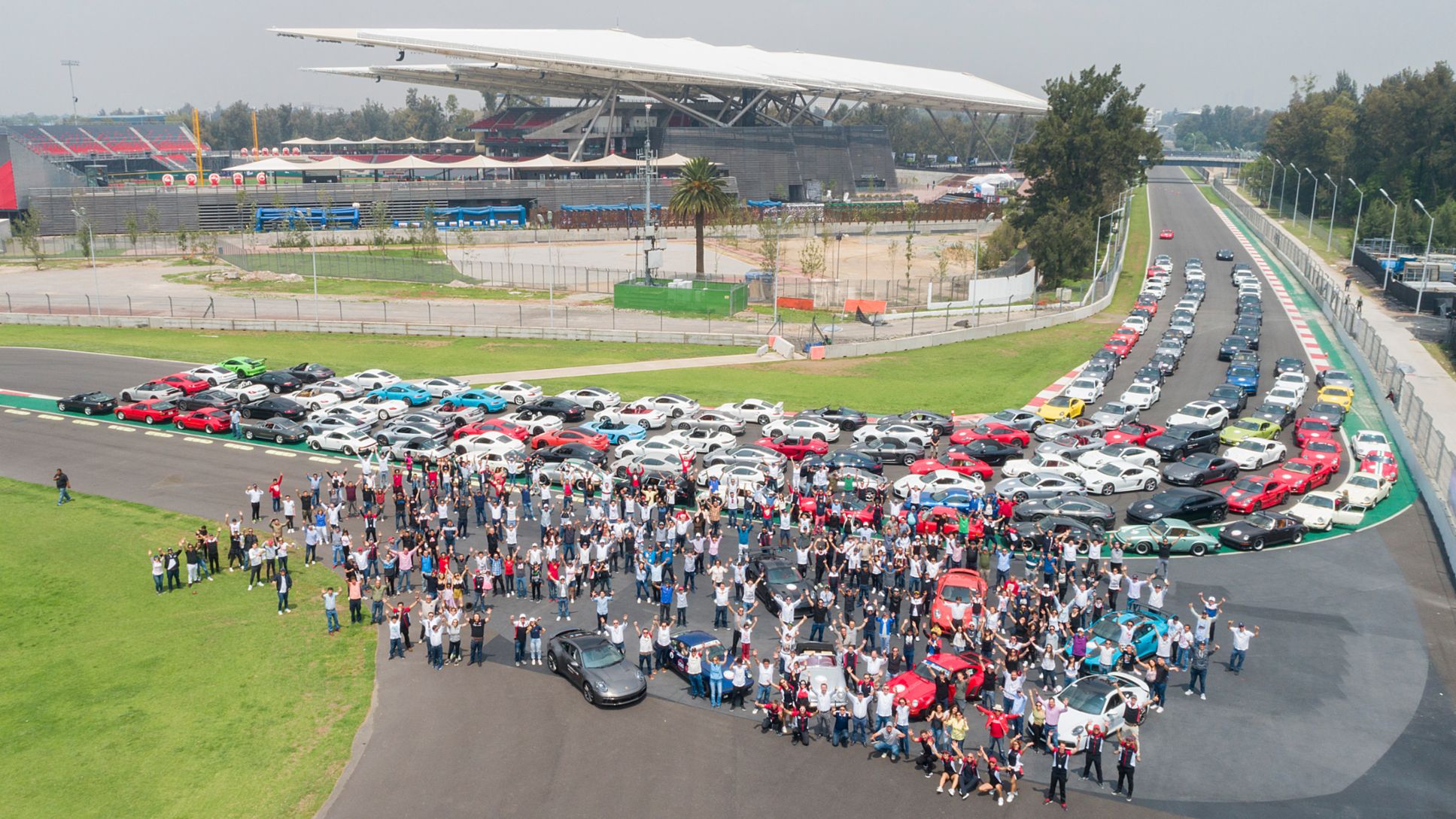 Más de 150 autos Porsche reunidos