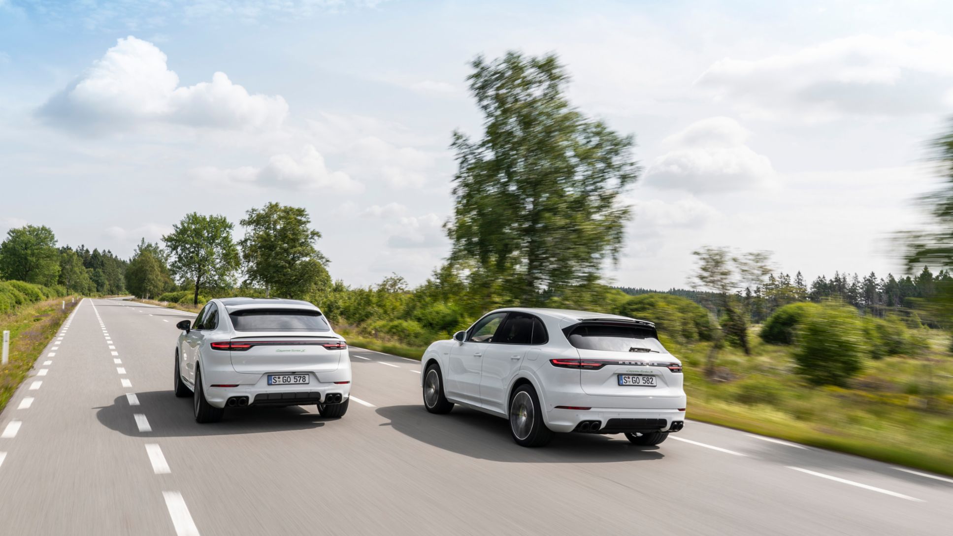 La nuova Cayenne Turbo S E-Hybrid - in versione anche Coupé