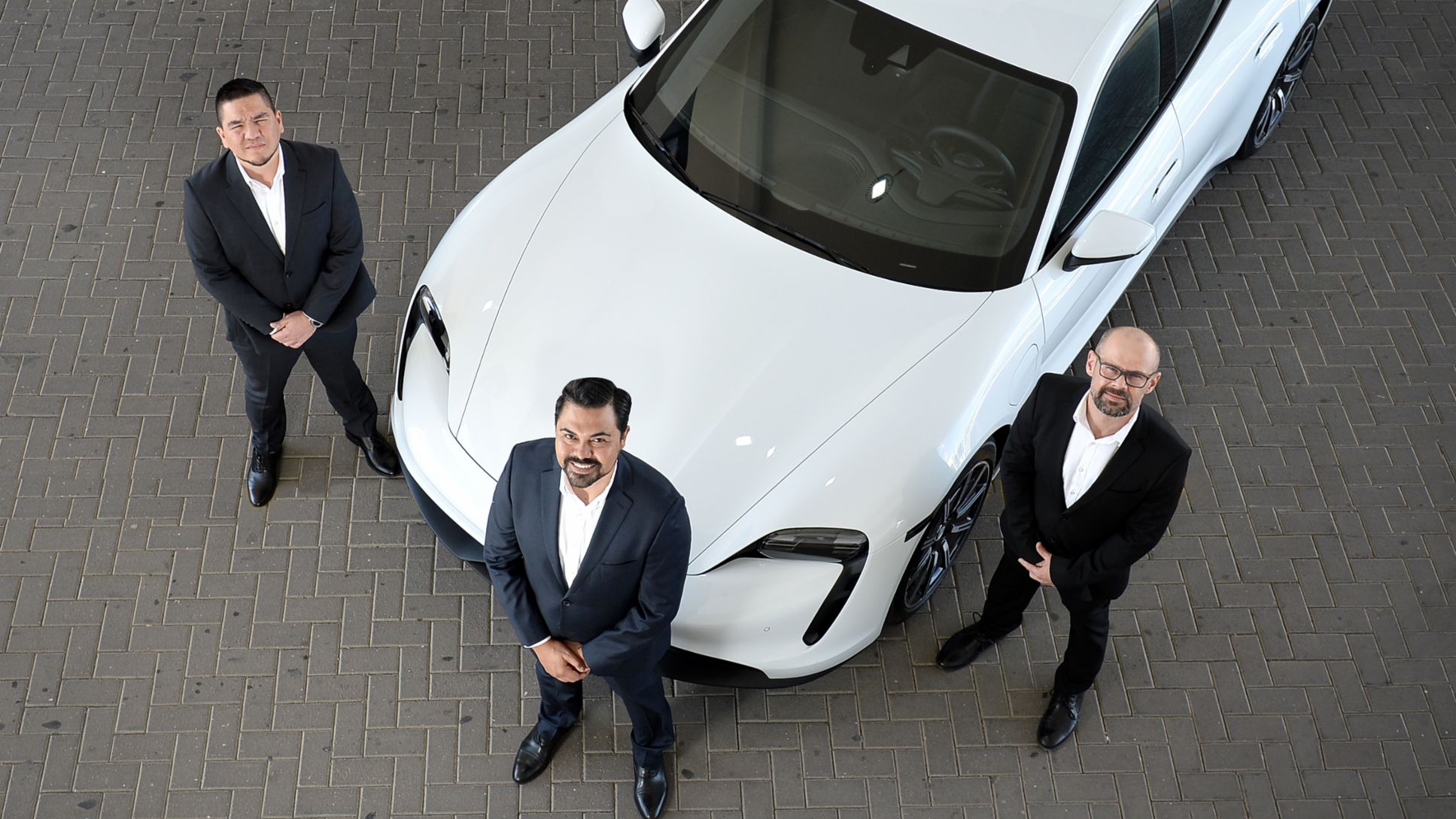 Esteban Izaguirre, Jose Montero y Gino Blando, Consultores de Ventas Porsche (izq.a der.).