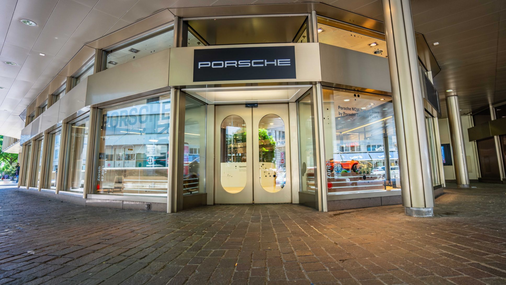 Nuovo pop-up store Porsche a Zurigo