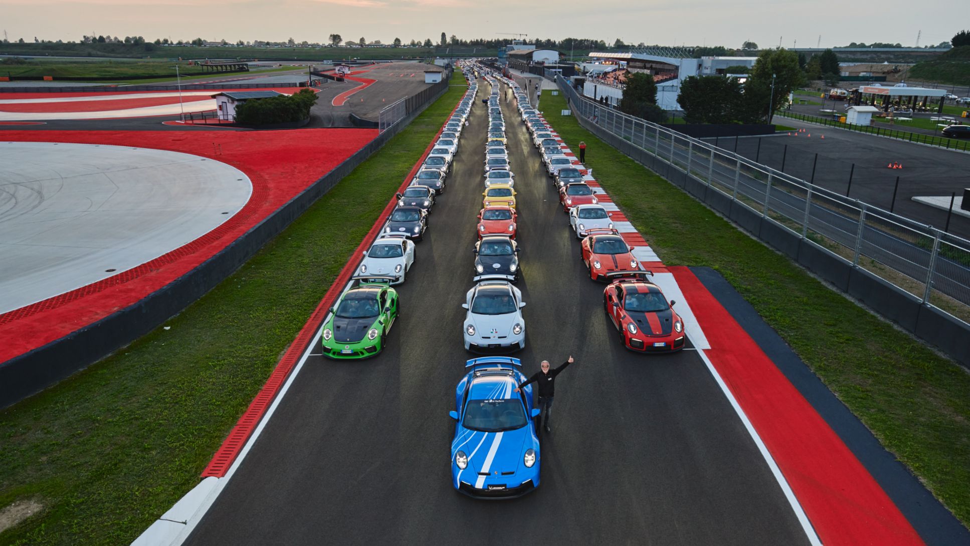 Porsche Festival 2021: la tradizionale parata (2 ottobre)