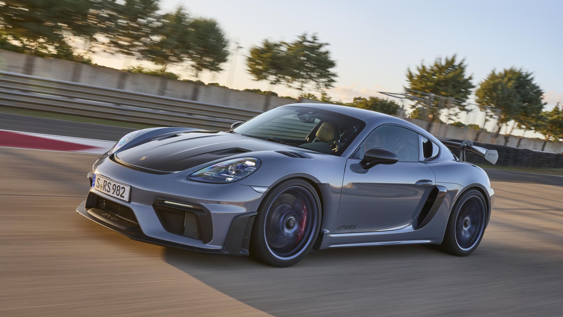 718 Cayman GT4 RS