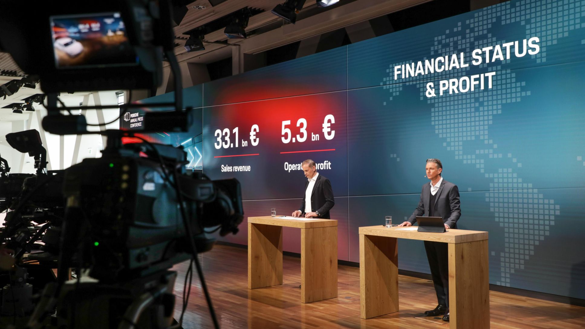 Oliver Blume, presidente del Consiglio di Amministrazione di Porsche AG e Lutz Meschke, vicepresidente del Consiglio di Amministrazione e responsabile delle aree Finance e IT di Porsche AG