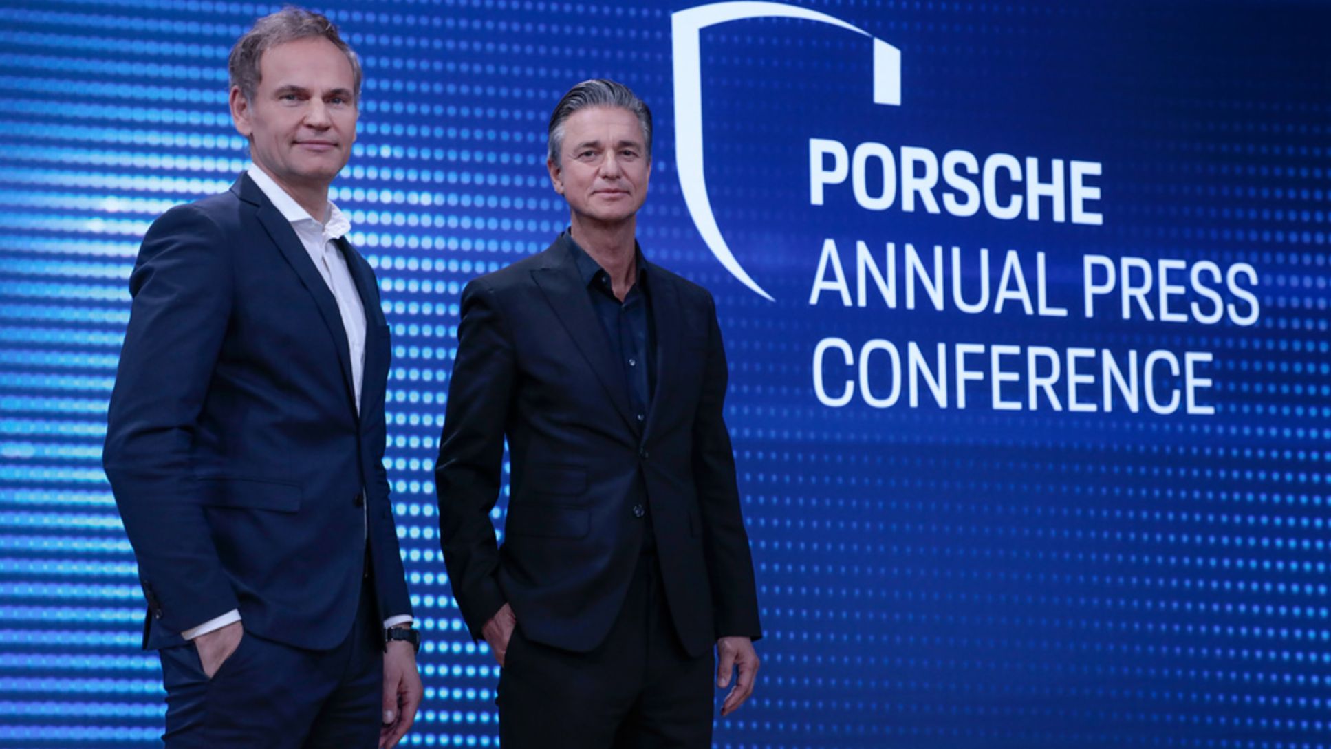 « Dans un contexte difficile, nous enregistrons le meilleur résultat de l’histoire de Porsche, et de loin. » Oliver Blume, Président du Directoire (CEO), et Lutz Meschke, Directeur financier (CFO), se réjouissent des résultats de l’exercice 2022.