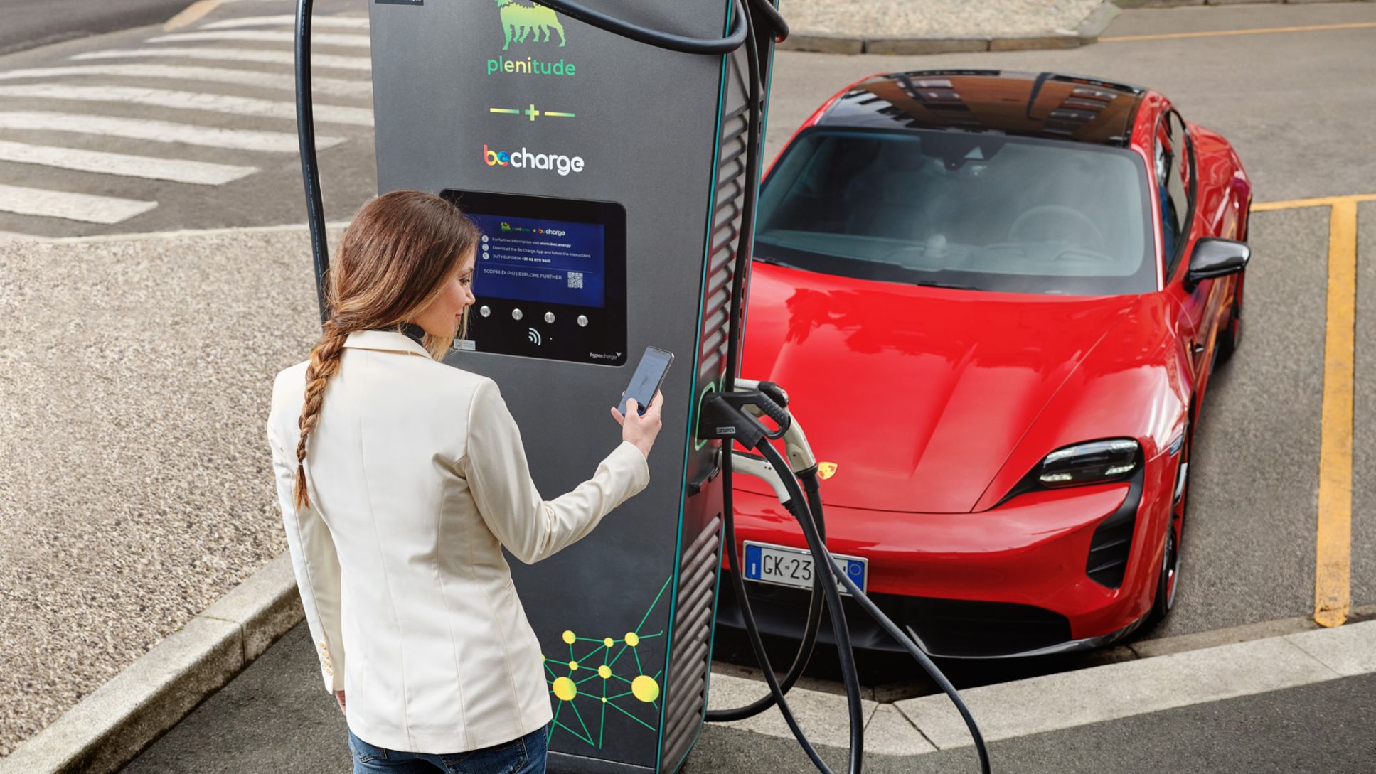Porsche Italia e Plenitude firmano accordo di interoperabilità