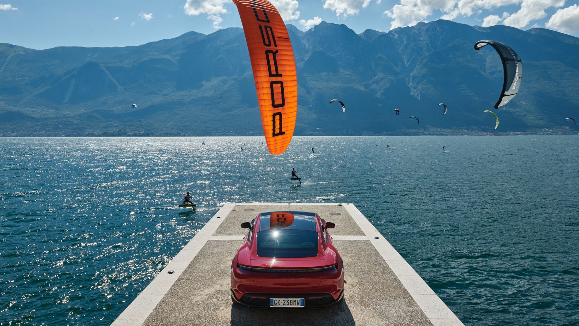 Riapre la stagione del ‟Porsche On Board”, la serie di eventi sportivi tra lago, mare e montagna per chi ama l’avventura