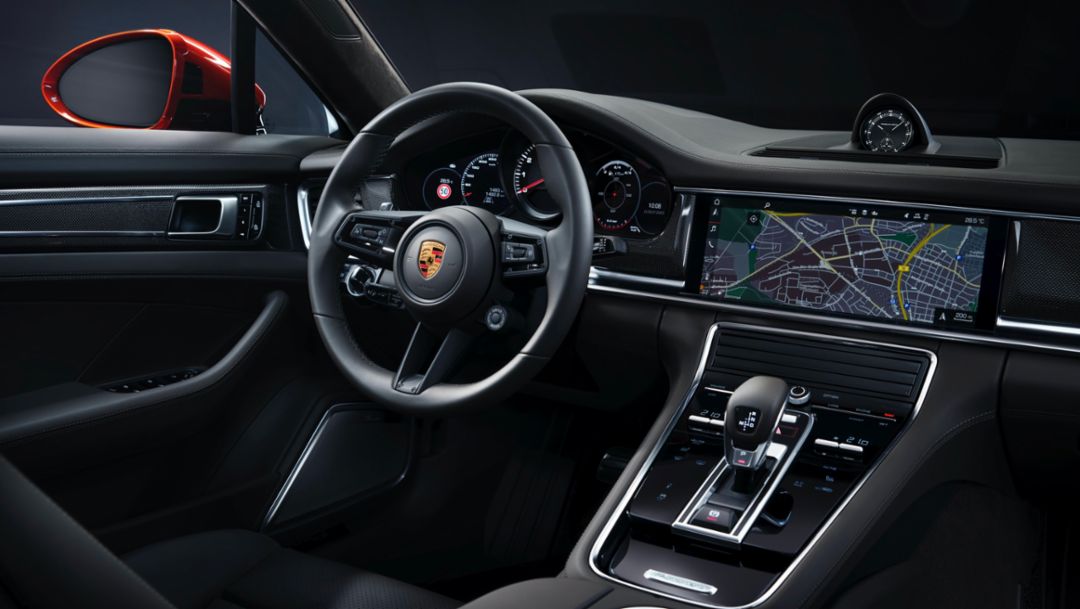 The new Panamera – Connect