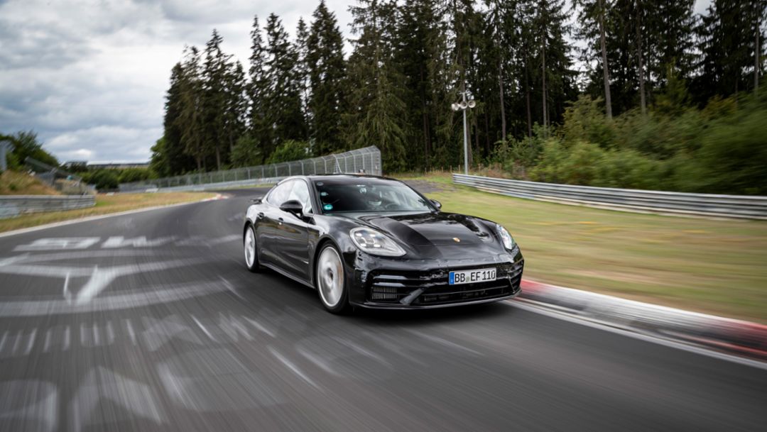 Lap record with the new Panamera on the Nürburgring Nordschleife