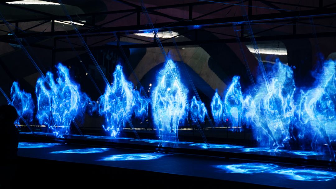 Taycan: spectacular hologram display