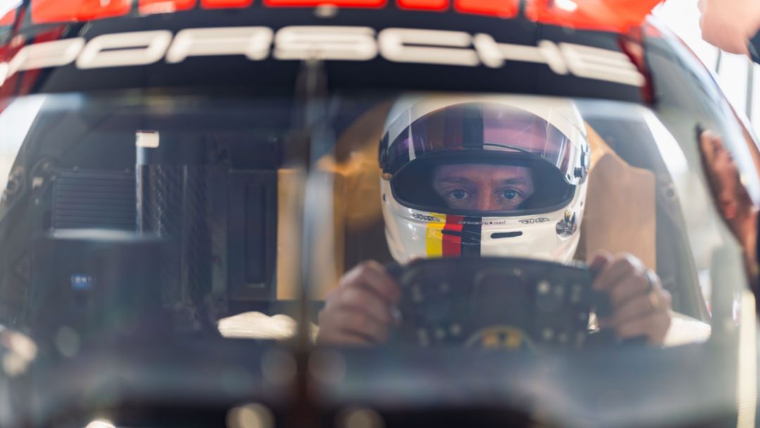 Sebastian Vettel prueba el Porsche 963