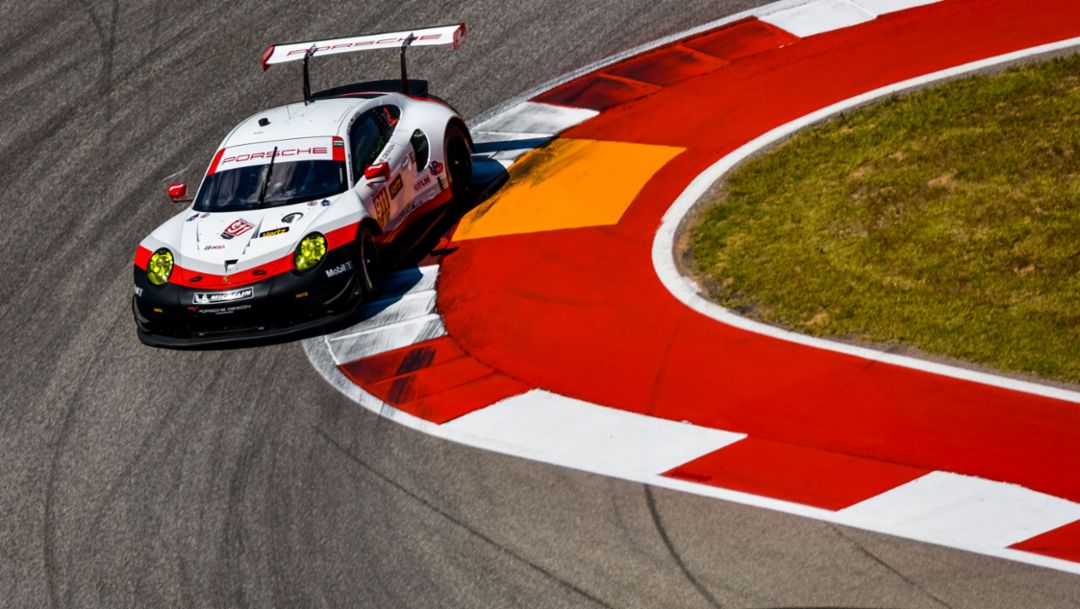 Porsche GT Team face a pursuit
