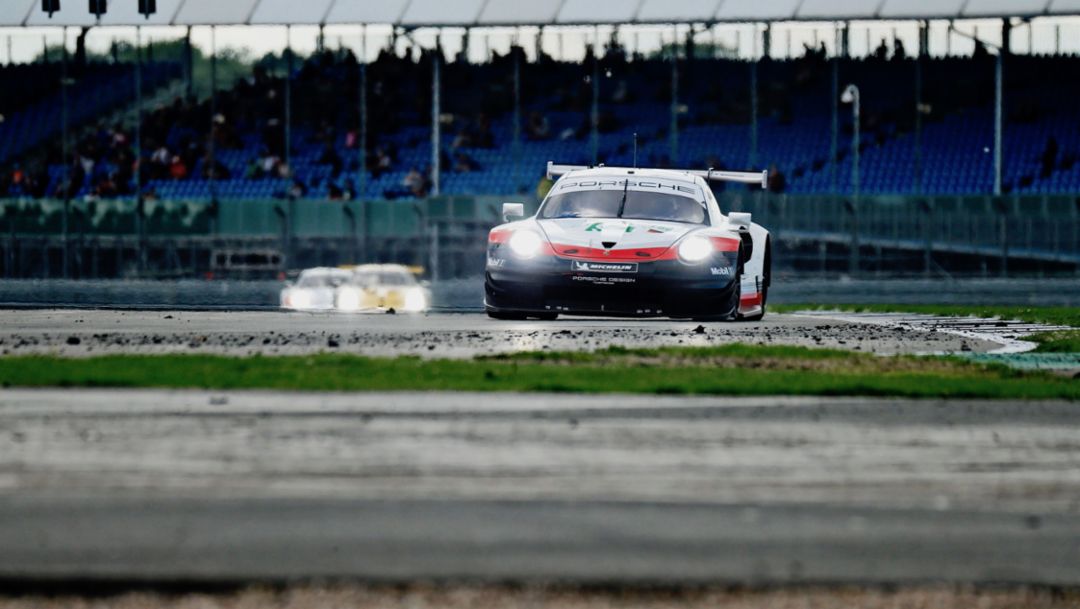 Podium for Porsche at Silverstone – victory in the GTE-Am class