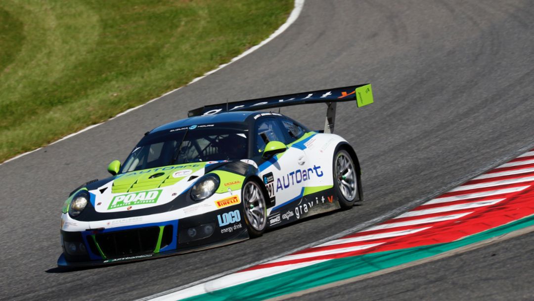 Porsche 911 GT3 R finish eleventh and twelfth in Japan