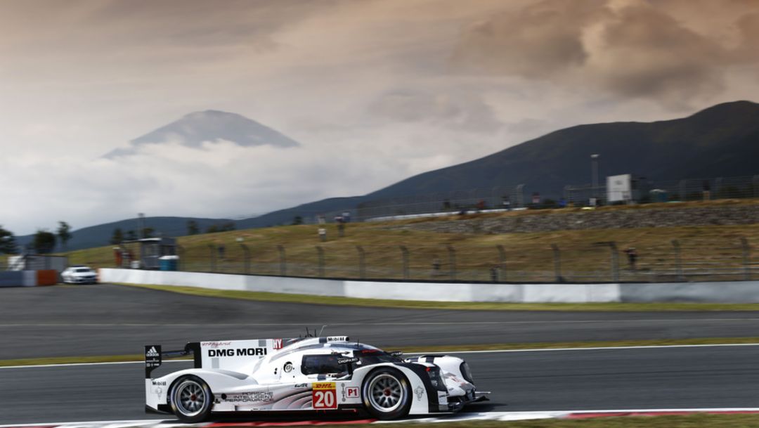 Top speed at the foot of Mount Fuji