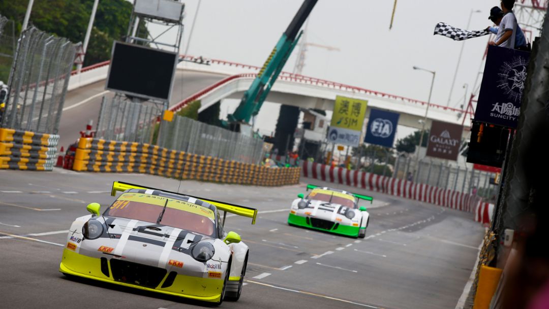 Macau: Best 911 GT3 R on the first grid row