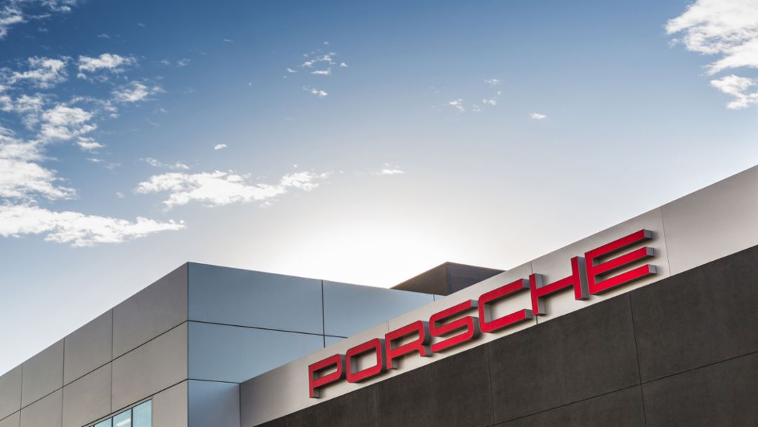 Porsche Experience Center, Los Angeles, 2016, Porsche AG