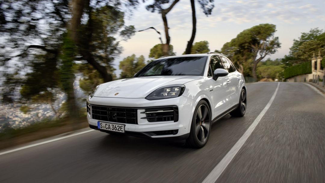 Porsche pr&eacute;sente la troisi&egrave;me version hybride de la gamme Cayenne.