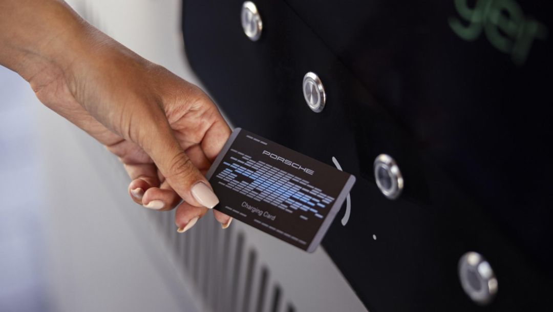 Plus de 900 000 points de recharge, un seul accès : Porsche Charging Service