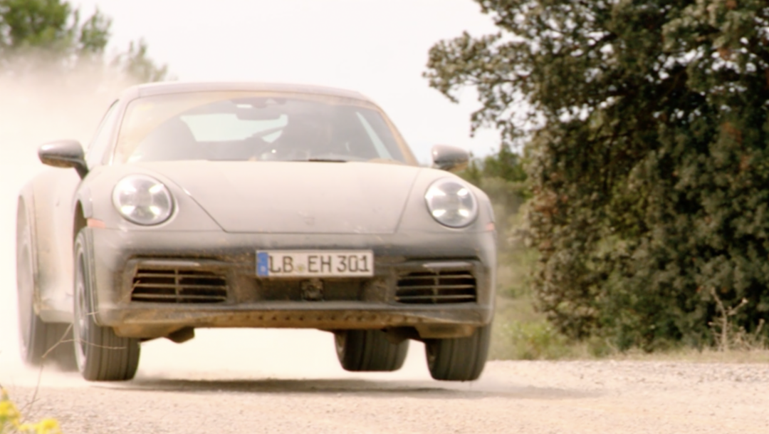 Groundbreaking - the new Porsche 911 Dakar