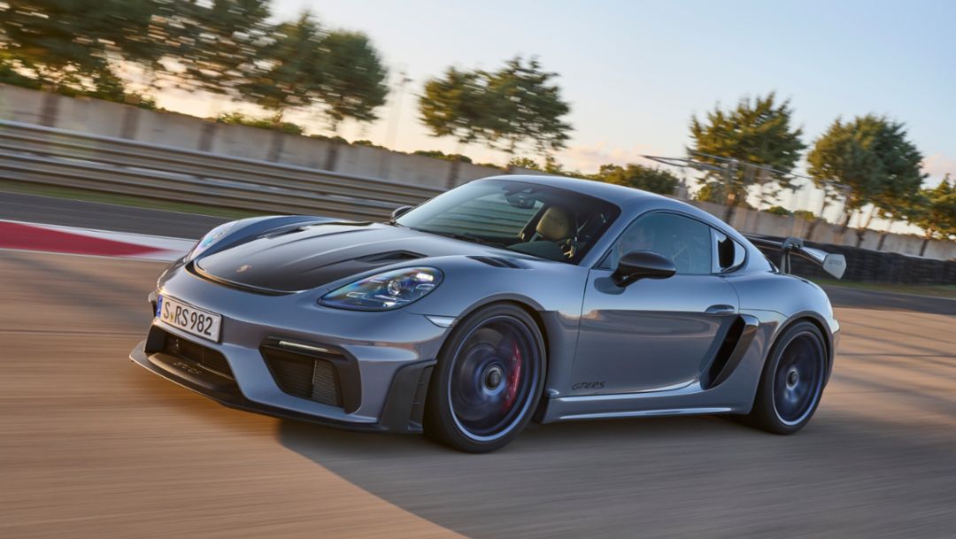 718 GT4 RS