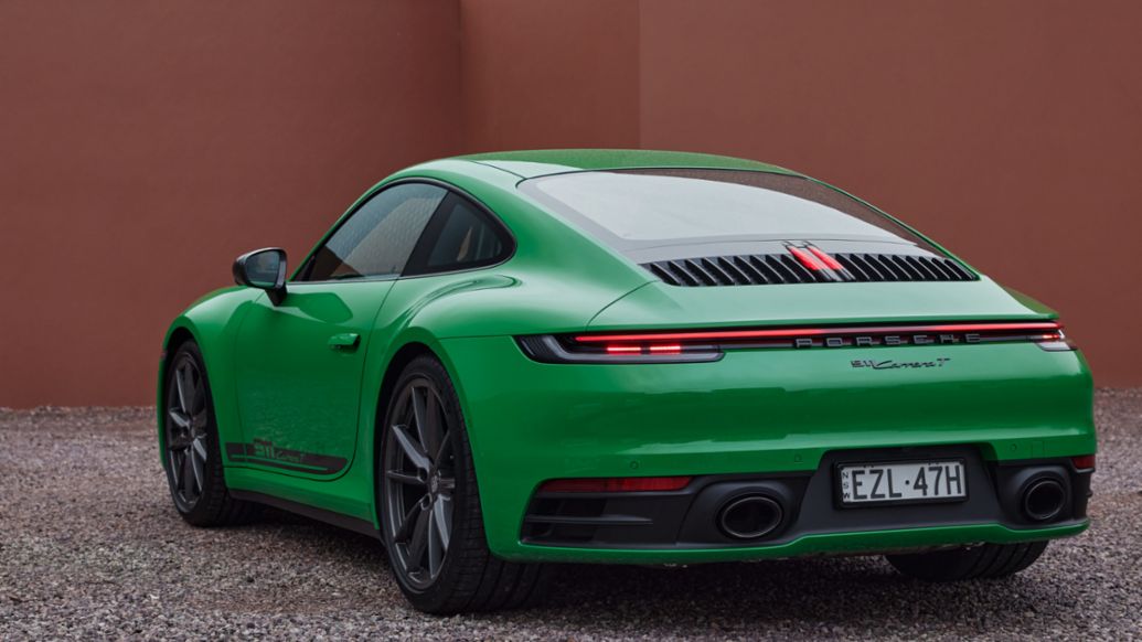 New lightweight sports car: Porsche 911 Carrera T - Porsche Newsroom