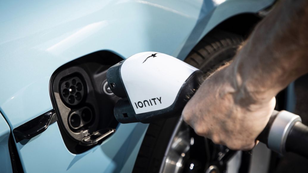 Connettore CCS, 2026, Porsche Schweiz AG