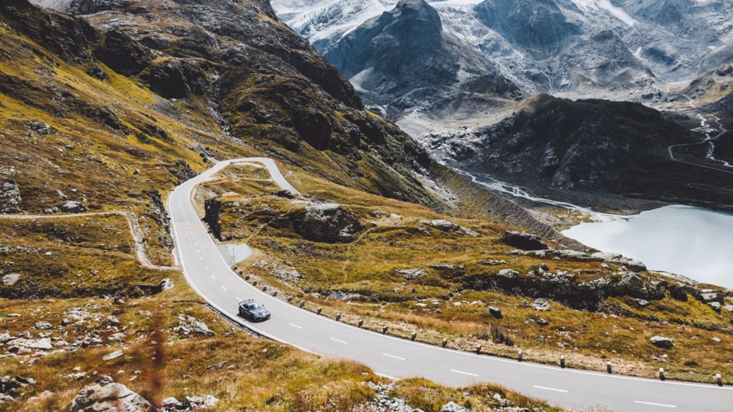 Porsche 718 Cayman GT4 RS, Sustenpass, 2026, Porsche Schweiz AG