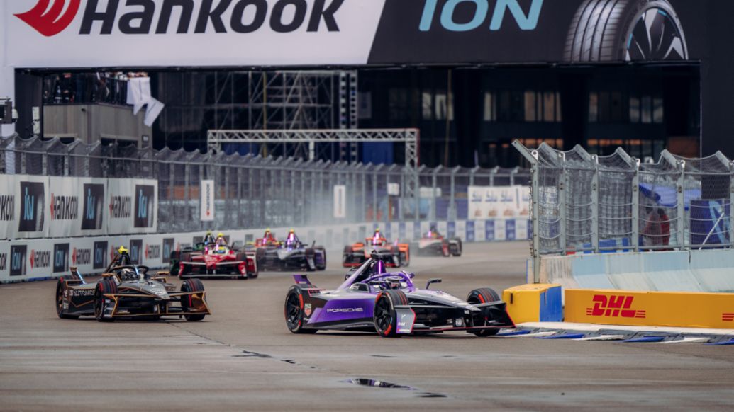 Pascal Wehrlein, Porsche 99X Electric (nº 1), 1ª carrera del E-Prix de Berlín, 2025, Porsche AG