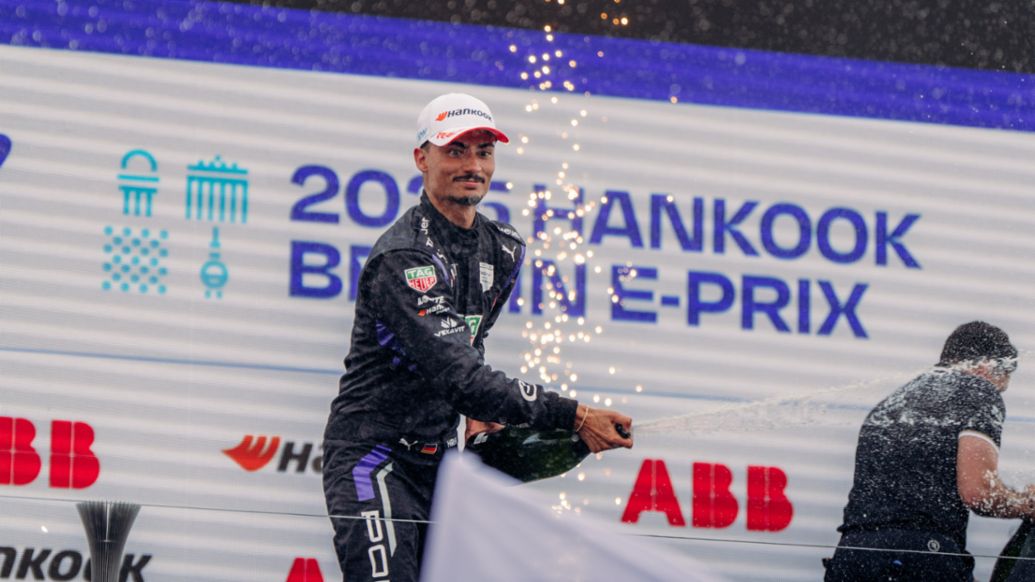 Pascal Wehrlein, piloto oficial del equipo TAG Heuer Porsche de Fórmula E, E-Prix de Berlín, 2025, Porsche AG
