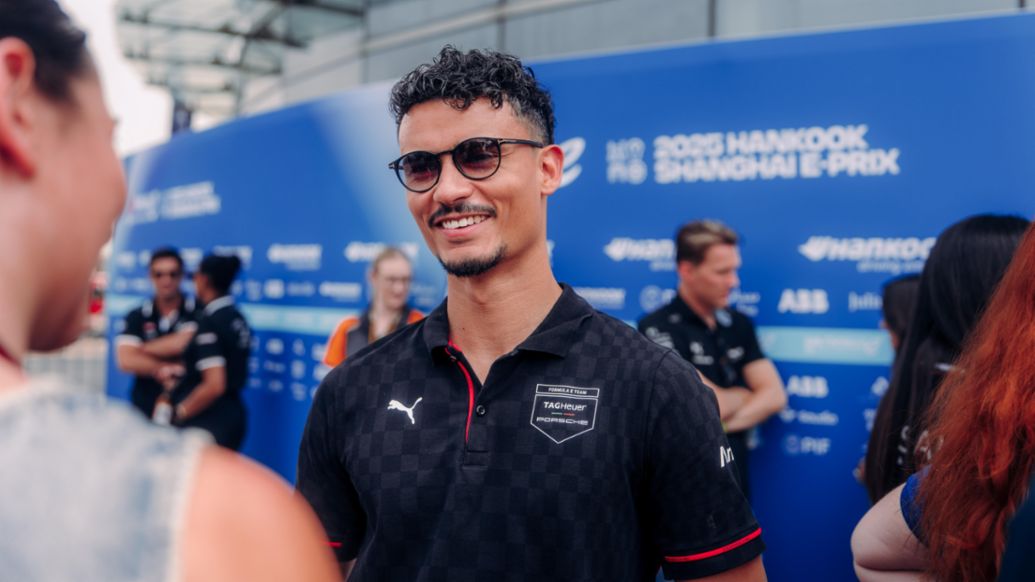 Pascal Wehrlein, piloto oficial del equipo TAG Heuer Porsche de Fórmula E, E-Prix de Shanghái, 2025, Porsche AG