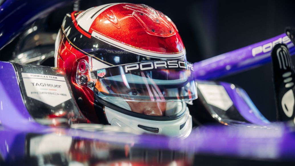 Pascal Wehrlein, piloto oficial del equipo TAG Heuer Porsche de Fórmula E, E-Prix de Shanghái, 2025, Porsche AG