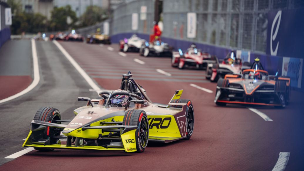 Dan Ticktum, Porsche 99X Electric (nº 33), Cupra Kiro, 2ª carrera del E-Prix de Tokio, 2025, Porsche AG