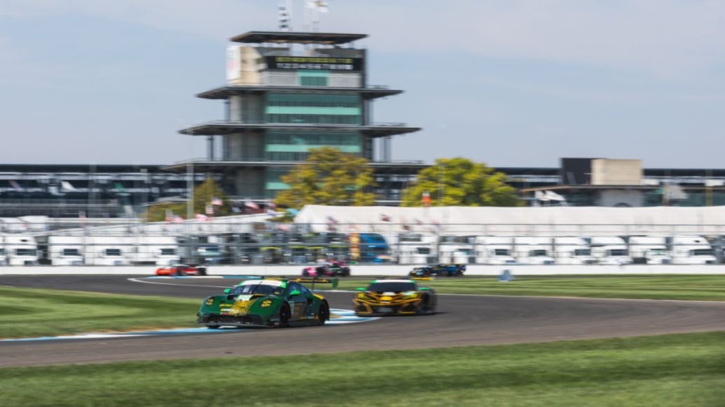 Porsche 911 GT3 R, Wright Motorsports (nº 120), Adam Adelson (EE. UU.), Elliott Skeer (EE. UU.), Tom Sargent (Australia), Indianápolis, campeonato IMSA, 2025, Porsche AG