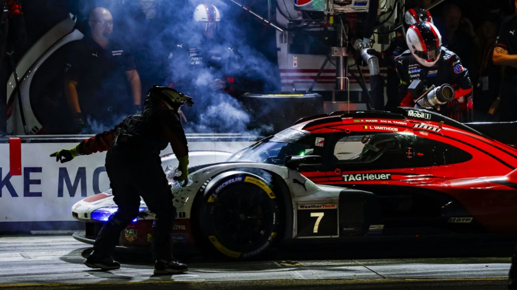 Porsche 963, Porsche Penske Motorsport (nº 7), Felipe Nasr (BRA), Nick Tandy (GB), Laurens Vanthoor (BEL), Petit Le Mans, campeonato IMSA, 2025, Porsche AG