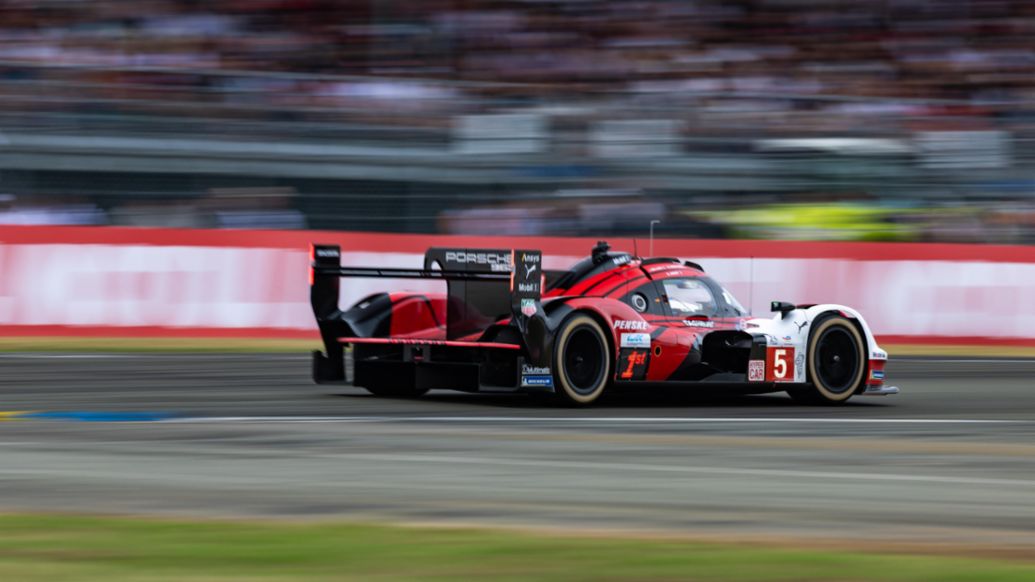 Porsche 963, Porsche Penske Motorsport (nº 5), Julien Andlauer (FRA), Michael Christensen (DIN), Mathieu Jaminet (FRA), carrera, 24 Horas de Le Mans, Campeonato del Mundo de Resistencia FIA (WEC), 2025, Porsche AG