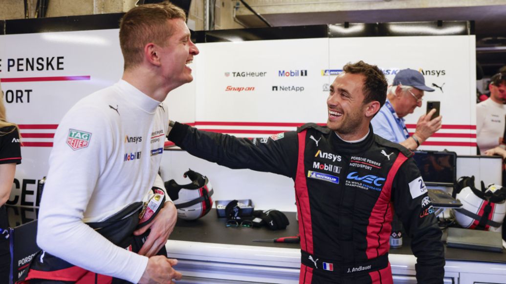 Mathieu Jaminet (FRA) y Julien Andlauer (FRA) (i-d), Porsche Penske Motorsport (nº 5), 24 Horas de Le Mans, Campeonato del Mundo de Resistencia FIA (WEC), 2025, Porsche AG