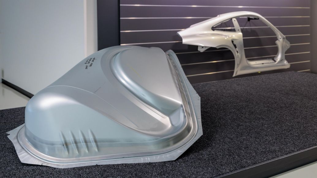Sección de fabricación de moldes, Schwarzenberg, Alemania, 2025, Porsche AG