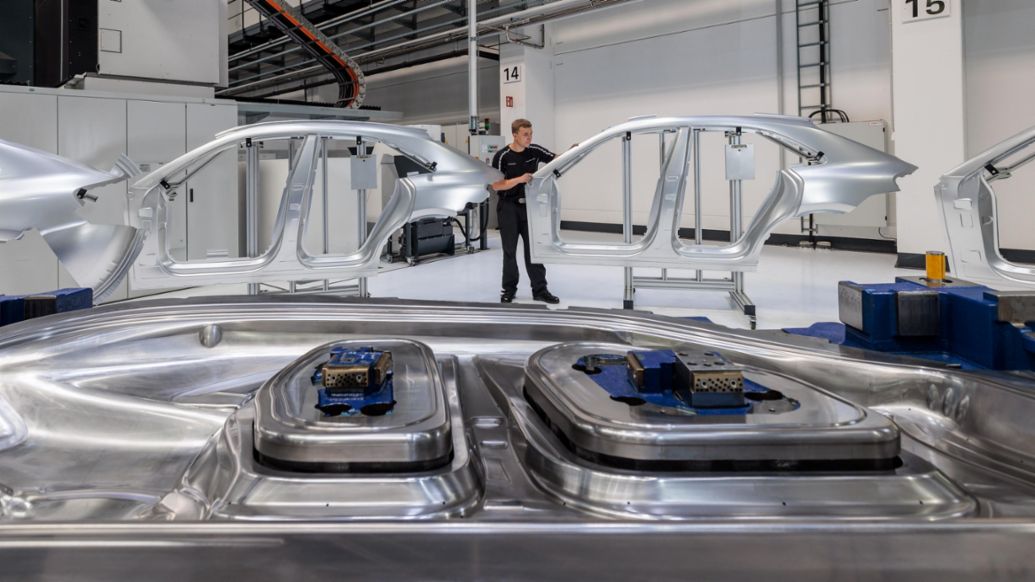 Sección de fabricación de moldes, Schwarzenberg, Alemania, 2025, Porsche AG