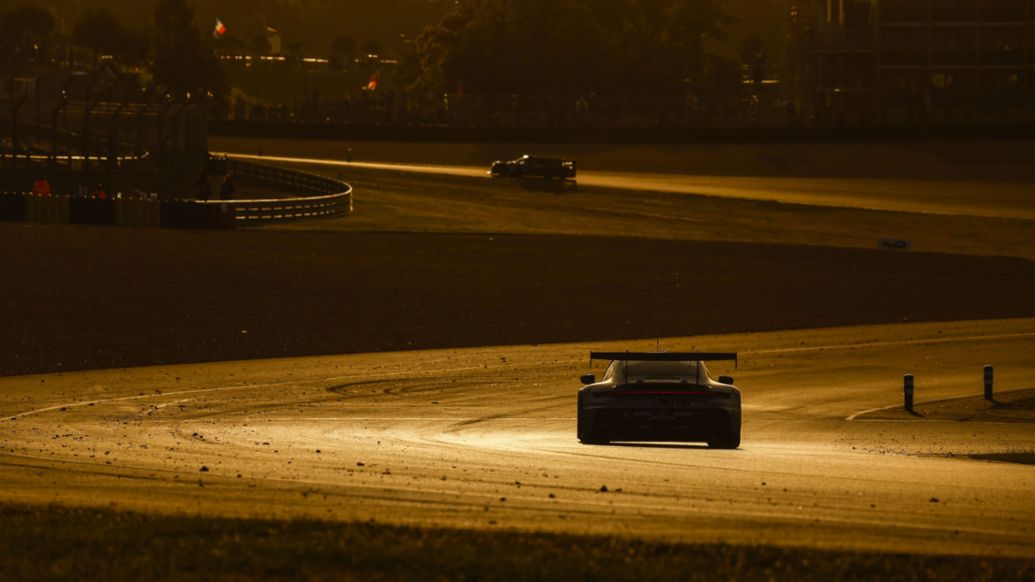 Porsche 911 GT3 R, Manthey DK Engineering (n&ordm; 91), Ayhancan G&uuml;ven (TUR), James Cottingham (GB), Timur Boguslavskiy, carrera, 24 Horas de Le Mans, Campeonato del Mundo de Resistencia FIA (WEC), 2026, Porsche AG