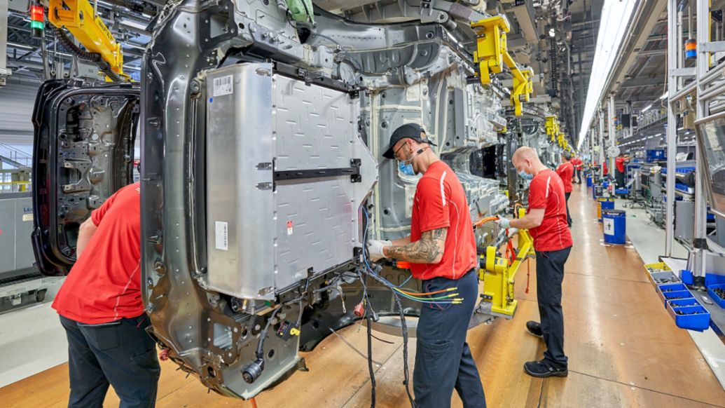 Producción de modelos híbridos en la planta de Porsche en Leipzig, 2020, Porsche AG