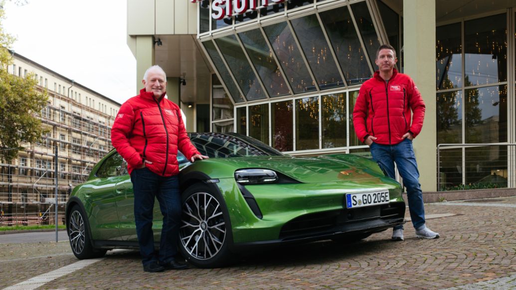 Taycan 4 Cross Turismo para prueba de larga duración de la revista alemana auto motor und sport, 2022, Porsche AG