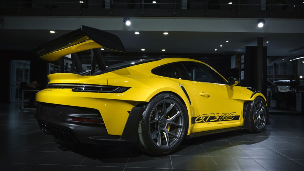Nuevo 911 GT3 RS: un deportivo de alto rendimiento con aerodinámica inteligente