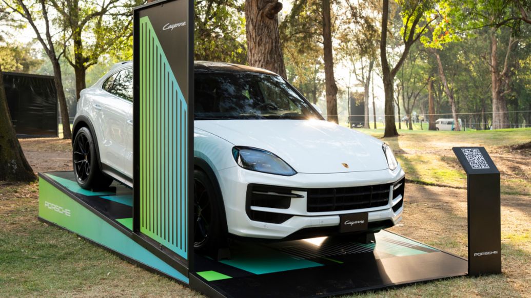 Porsche Cayenne Coupé S E-Hybrid, LIV Golf 2025, Club de Golf Chapultepec, Ciudad de México, Porsche de México, 2025.