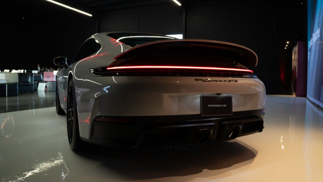 El Porsche 911 Carrera GTS con tecnología T-Hybrid ya está en El Salvador