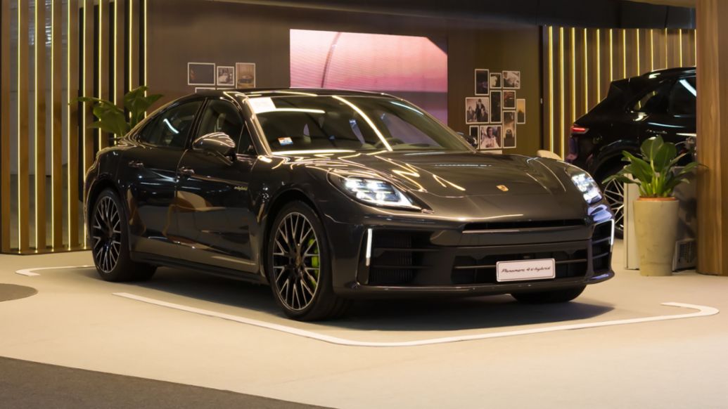 Porsche Panamera 4 E-hybrid, Cadam Motorshow, Paraguay, 2025