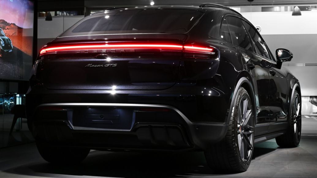 Porsche Macan GTS, Porsche Center Santiago, Chile, 2026