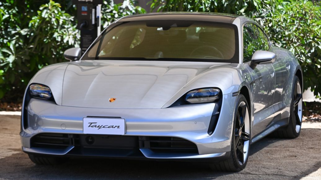 Porsche Taycan, Hotel Casa Molle, Vicu&ntilde;a, Coquimbo, Chile, 2026