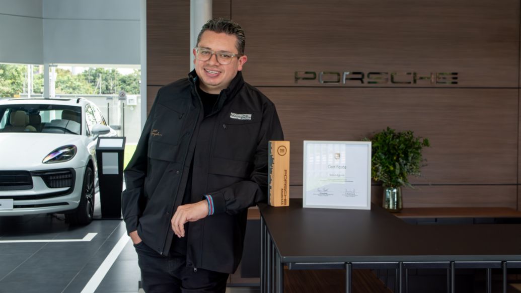 Yeison Aguirre, Gerente Nacional de Postventa. Porsche Aftersales World Challenge (P.A.C.E.). Porsche Center Bogot&aacute; - Colombia