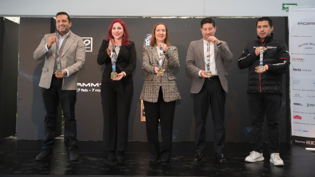 (Izq-der) Segundo Guillen Gordillo, Secretario de Turismo de Gobierno de Chiapas; Lic. Adda del Rub&iacute; Sol&iacute;s Peniche, Secretaria de Turismo del Estado de Campeche; Lic. Elizabeth Cole en representaci&oacute;n del secretar&iacute;a de fomento tur&iacute;stico de Yucat&aacute;n; Lic. Pablo Casas G&oacute;mez, Subsecretario de Comunicaci&oacute;n y Promoci&oacute;n Tur&iacute;stica de Quintana Roo y Luis Santana, Director de Marketing de Porsche de M&eacute;xico, Conferencia de prensa Rally Maya M&eacute;xico 2026, Porsche Centre San &Aacute;ngel , Ciudad de M&eacute;xico, Porsche de M&eacute;xico.